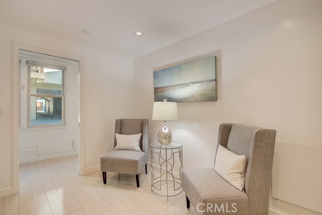 132 35th Place, Hermosa Beach, California 90254, 2 Bedrooms Bedrooms, ,2 BathroomsBathrooms,Residential,Sold,35th,SB19057826