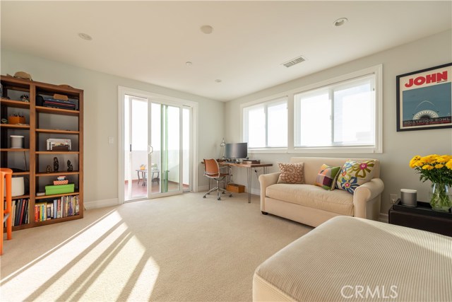 613 Lucia Avenue, Redondo Beach, California 90277, 3 Bedrooms Bedrooms, ,2 BathroomsBathrooms,Residential,Sold,Lucia,SB19228857