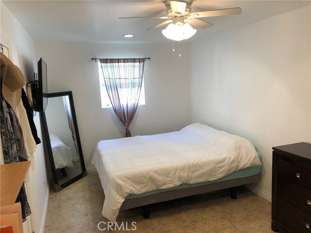 front unit third bedroom