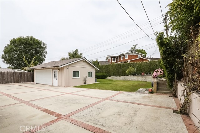 Garage and huge back yard, very private and all is useable.