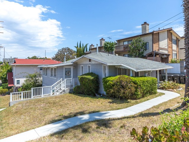 2101 Rockefeller Lane, Redondo Beach, California 90278, 2 Bedrooms Bedrooms, ,1 BathroomBathrooms,Residential,Sold,Rockefeller,SB19174317