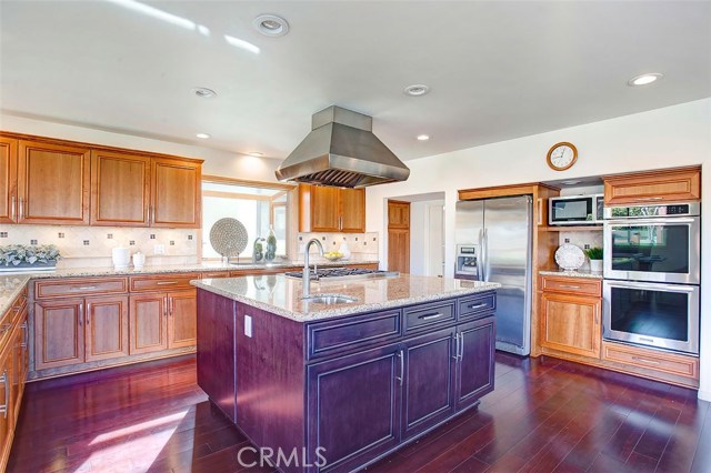 939 1st Street, Manhattan Beach, California 90266, 4 Bedrooms Bedrooms, ,4 BathroomsBathrooms,Residential,Sold,1st,SB17057614