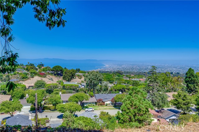 5227 Bluemound Road, Rolling Hills Estates, California 90274, 3 Bedrooms Bedrooms, ,2 BathroomsBathrooms,Residential,Sold,Bluemound,PV19212371
