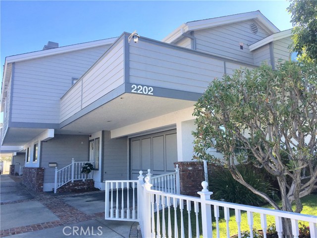 2202 Aviation Way, Redondo Beach, California 90278, 3 Bedrooms Bedrooms, ,2 BathroomsBathrooms,Residential,Sold,Aviation,SB17001047