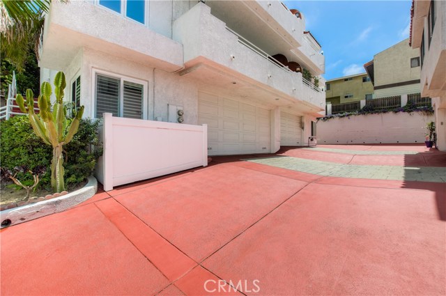 712 Beryl Street, Redondo Beach, California 90277, 4 Bedrooms Bedrooms, ,2 BathroomsBathrooms,Residential,Sold,Beryl,SB18099904