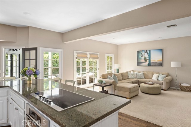 2701 Maple Avenue, Manhattan Beach, California 90266, 4 Bedrooms Bedrooms, ,3 BathroomsBathrooms,Residential,Sold,Maple,SB20115116