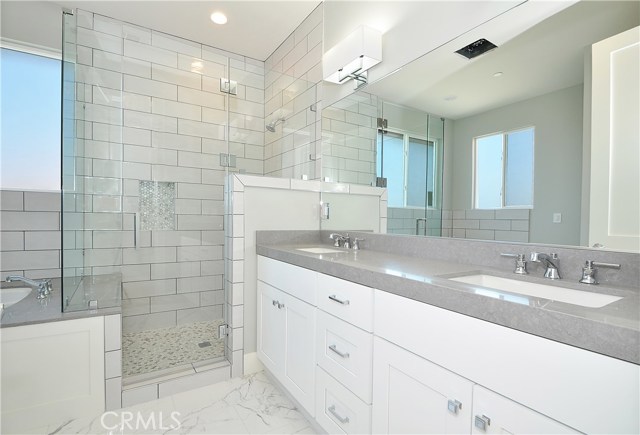 118 Irena Avenue, Redondo Beach, California 90277, 3 Bedrooms Bedrooms, ,3 BathroomsBathrooms,Residential,Sold,Irena,SB18141589