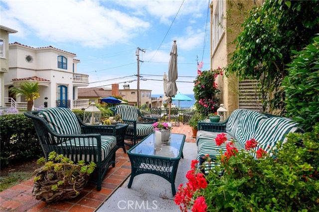 3201 Alma Avenue, Manhattan Beach, California 90266, 2 Bedrooms Bedrooms, ,2 BathroomsBathrooms,Residential,Sold,Alma,SB19163986