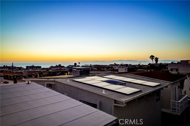 429 Bayview Drive, Hermosa Beach, California 90254, 3 Bedrooms Bedrooms, ,3 BathroomsBathrooms,Residential,Sold,Bayview,SB21171813