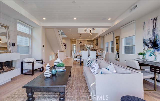 1711 Haynes Lane, Redondo Beach, California 90278, 3 Bedrooms Bedrooms, ,4 BathroomsBathrooms,Residential,Sold,Haynes,PV19232617