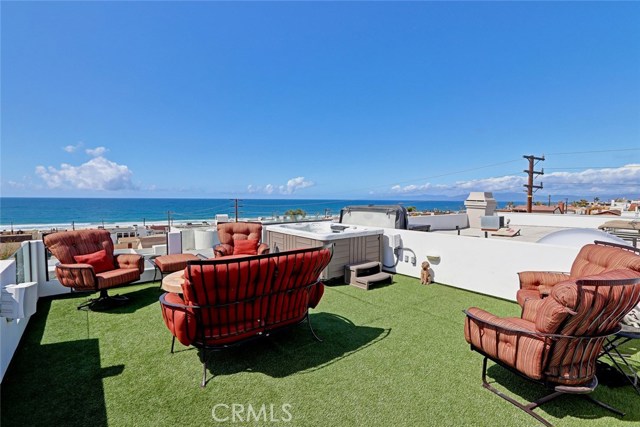 300 28th Street, Hermosa Beach, California 90254, 4 Bedrooms Bedrooms, ,4 BathroomsBathrooms,Residential,Sold,28th,SB18066666