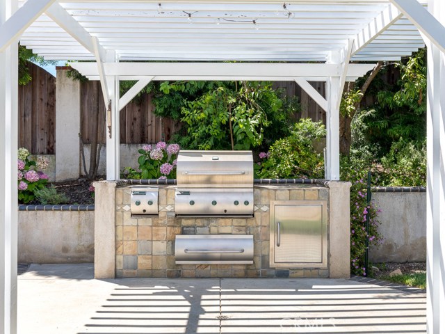 8 Hitching Post Drive, Rolling Hills Estates, California 90274, 4 Bedrooms Bedrooms, ,3 BathroomsBathrooms,Residential,Sold,Hitching Post,PV19180515