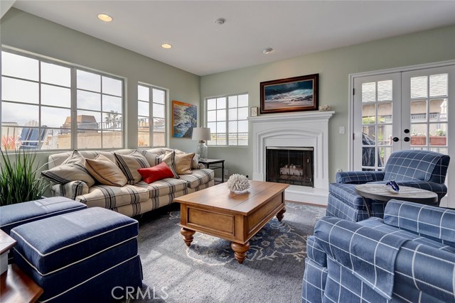 506 Helberta Avenue, Redondo Beach, California 90277, 3 Bedrooms Bedrooms, ,2 BathroomsBathrooms,Residential,Sold,Helberta,SB19050182