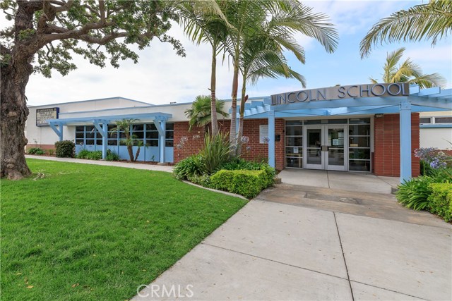 2100 Bataan Road, Redondo Beach, California 90278, 3 Bedrooms Bedrooms, ,2 BathroomsBathrooms,Residential,Sold,Bataan,SB19141243