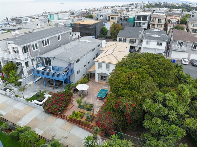 429 20th Street, Manhattan Beach, California 90266, 3 Bedrooms Bedrooms, ,1 BathroomBathrooms,Residential,Sold,20th,SB20228436