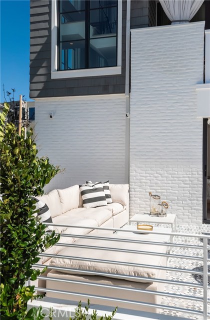 232 17th Street, Manhattan Beach, California 90266, 4 Bedrooms Bedrooms, ,1 BathroomBathrooms,Residential,Sold,17th,SB20151551