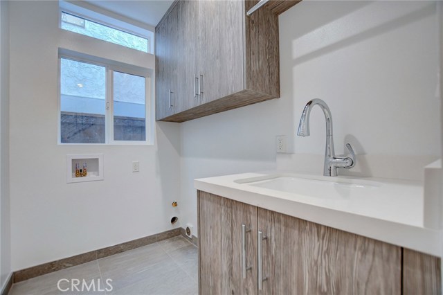 1st Level . . . Laundry room with utility sink