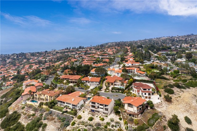 1625 Via Barcelona, Palos Verdes Estates, California 90274, 5 Bedrooms Bedrooms, ,3 BathroomsBathrooms,Residential,Sold,Via Barcelona,PV21111092