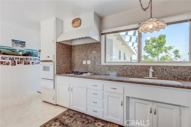 705 Paulina Avenue, Redondo Beach, California 90277, 3 Bedrooms Bedrooms, ,2 BathroomsBathrooms,Residential,Sold,Paulina,SB17205308