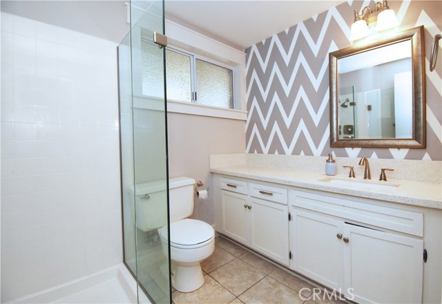 Downstairs Bathroom & Shower