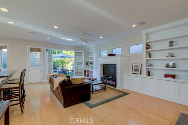 637 17th Street, Manhattan Beach, California 90266, 6 Bedrooms Bedrooms, ,3 BathroomsBathrooms,Residential,Sold,17th,SB20249999