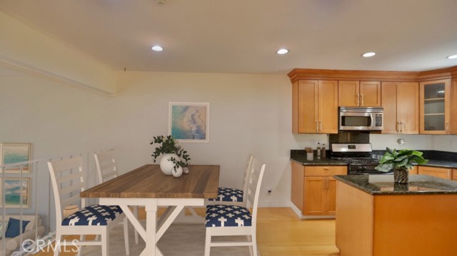 2520 Ruhland Avenue, Redondo Beach, California 90278, 2 Bedrooms Bedrooms, ,1 BathroomBathrooms,Residential,Sold,Ruhland,PW20205567