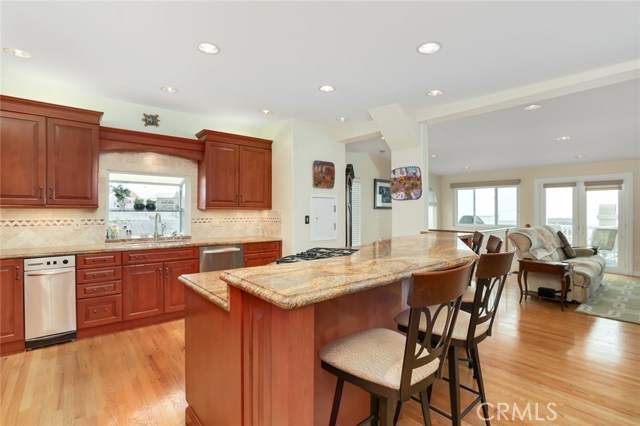 429 Bayview Drive, Hermosa Beach, California 90254, 3 Bedrooms Bedrooms, ,3 BathroomsBathrooms,Residential,Sold,Bayview,SB18034474
