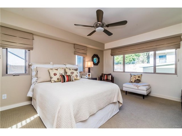 1018 17th Street, Hermosa Beach, California 90254, 4 Bedrooms Bedrooms, ,3 BathroomsBathrooms,Residential,Sold,17th,SB17133610