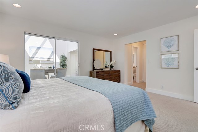 323 29th Street, Manhattan Beach, California 90266, 4 Bedrooms Bedrooms, ,3 BathroomsBathrooms,Residential,Sold,29th,SB19246067