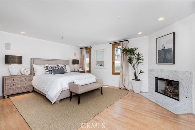 315 24th Street, Manhattan Beach, California 90266, 3 Bedrooms Bedrooms, ,3 BathroomsBathrooms,Residential,Sold,24th,SB19094149