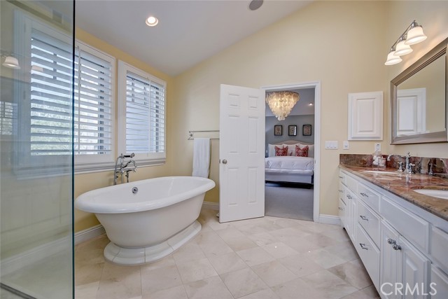 649 26th Street, Manhattan Beach, California 90266, 5 Bedrooms Bedrooms, ,4 BathroomsBathrooms,Residential,Sold,26th,SB21027371