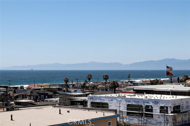 1705 Bayview Drive, Hermosa Beach, California 90254, 4 Bedrooms Bedrooms, ,2 BathroomsBathrooms,Residential,Sold,Bayview,SB20095687