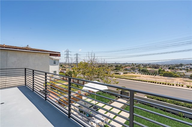 821 Anita Street, Redondo Beach, California 90278, 4 Bedrooms Bedrooms, ,1 BathroomBathrooms,Residential,Sold,Anita,SB20077059