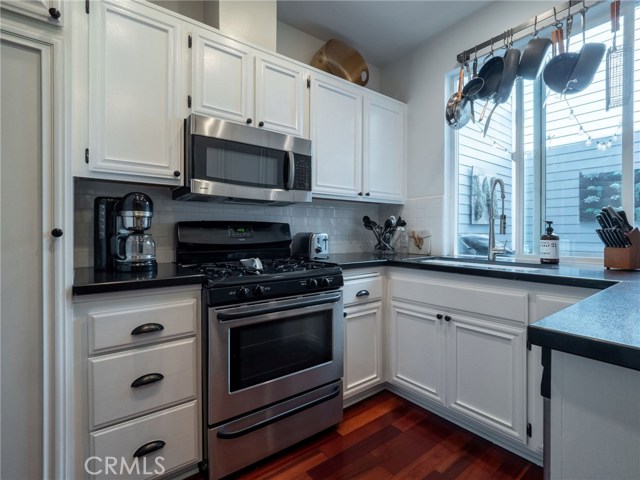 1304 12th Street, Manhattan Beach, California 90266, 2 Bedrooms Bedrooms, ,2 BathroomsBathrooms,Residential,Sold,12th,SB20056135