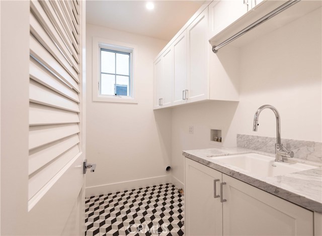 653 13th Street, Manhattan Beach, California 90266, 4 Bedrooms Bedrooms, ,2 BathroomsBathrooms,Residential,Sold,13th,SB19011414