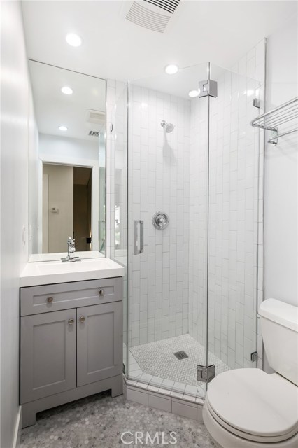 2406 Aviation Boulevard, Redondo Beach, California 90278, 3 Bedrooms Bedrooms, ,1 BathroomBathrooms,Residential,Sold,Aviation,SB20181174