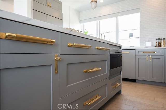 232 17th Street, Manhattan Beach, California 90266, 4 Bedrooms Bedrooms, ,1 BathroomBathrooms,Residential,Sold,17th,SB20151551