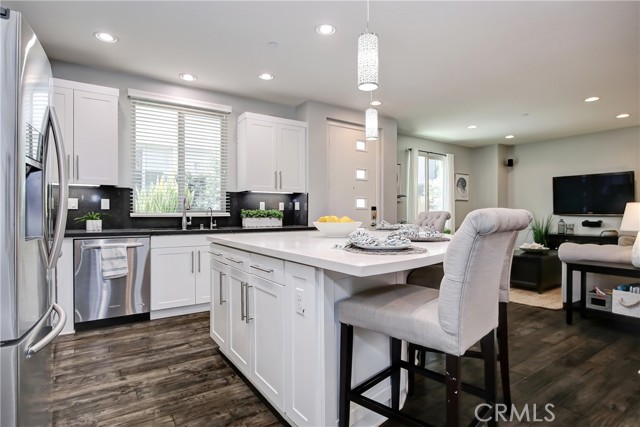 3 Bed Home for Sale in Hawthorne, California