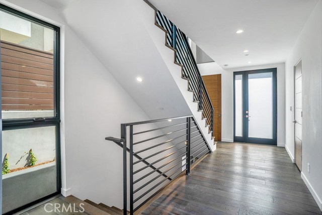 945 7th Street, Hermosa Beach, California 90254, 4 Bedrooms Bedrooms, ,3 BathroomsBathrooms,Residential,Sold,7th,SB19140226