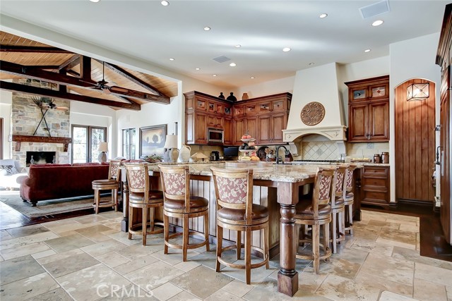 2121 Paseo Del Mar - Kitchen