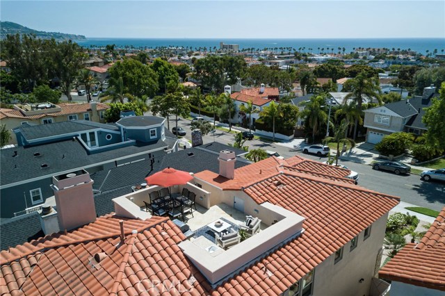 556 Helberta Avenue, Redondo Beach, California 90277, 4 Bedrooms Bedrooms, ,3 BathroomsBathrooms,Residential,Sold,Helberta,SB20115662