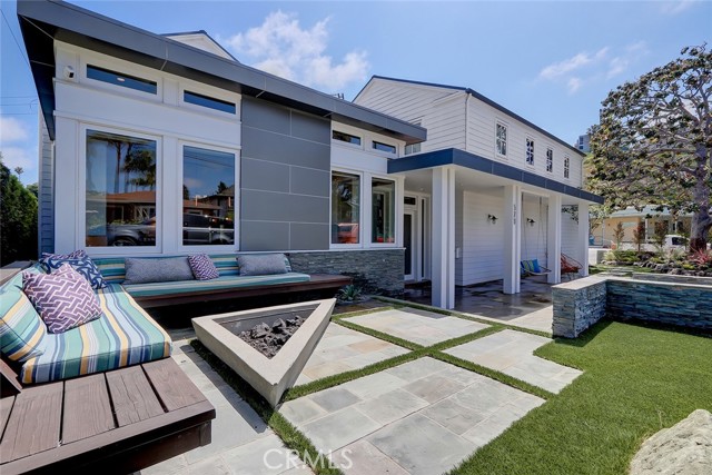 570 27th Street, Manhattan Beach, California 90266, 5 Bedrooms Bedrooms, ,4 BathroomsBathrooms,Residential,Sold,27th,SB21030922