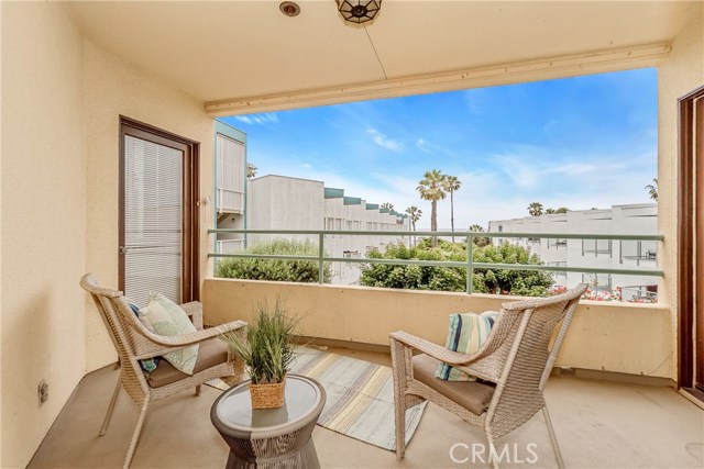 510 The Village, Redondo Beach, California 90277, 2 Bedrooms Bedrooms, ,2 BathroomsBathrooms,Residential,Sold,The Village,PW20092605