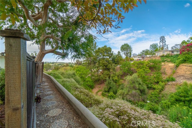 4 Spinning Wheel Lane, Rolling Hills Estates, California 90274, 4 Bedrooms Bedrooms, ,3 BathroomsBathrooms,Residential,Sold,Spinning Wheel,SB21079311