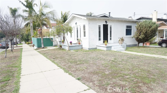 921 Emerald Street, Redondo Beach, California 90277, 3 Bedrooms Bedrooms, ,1 BathroomBathrooms,Residential,Sold,Emerald,SB18059068