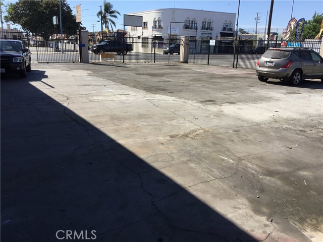 Photo of 6556 S Western Avenue, Los Angeles, CA 90047