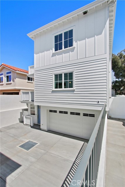 512 Irena Avenue, Redondo Beach, California 90277, 4 Bedrooms Bedrooms, ,1 BathroomBathrooms,Residential,Sold,Irena,SB20186750