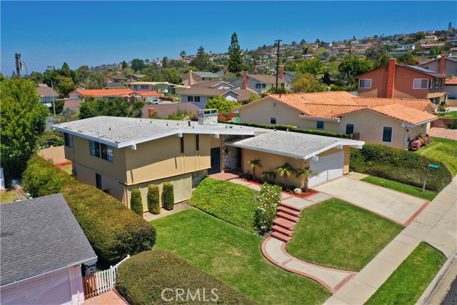 6941 Clovercliff Drive, Rancho Palos Verdes, California 90275, 4 Bedrooms Bedrooms, ,2 BathroomsBathrooms,Residential,Sold,Clovercliff,PW21082465