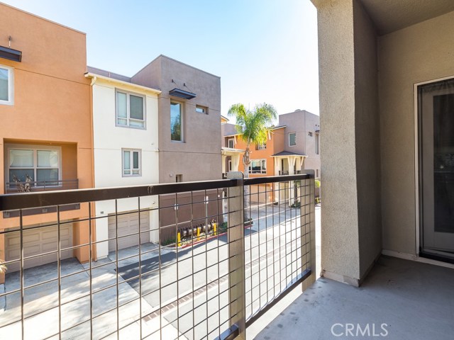 2 Bed Home for Sale in Hawthorne, California