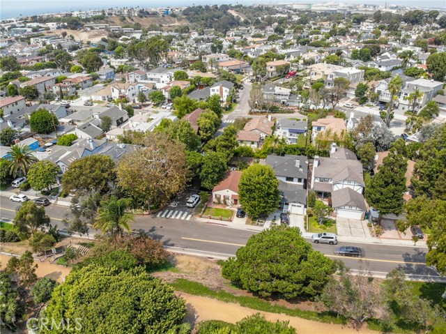 2201 Valley Drive, Manhattan Beach, California 90266, 3 Bedrooms Bedrooms, ,1 BathroomBathrooms,Residential,Sold,Valley,SB20186941